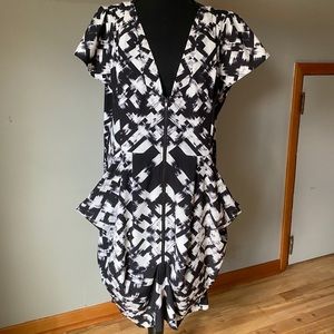 CITY CHIC Geometric  Front Zip Tunic Mini Dress 16